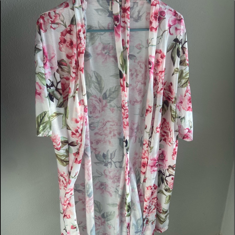 Show me your mumu floral robe